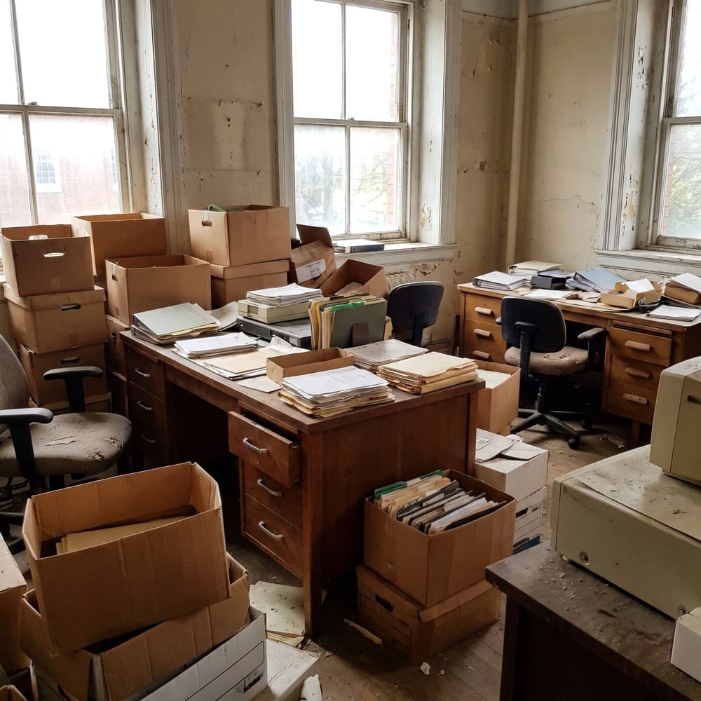 Büroauflösung – vorher (Symbolbild)